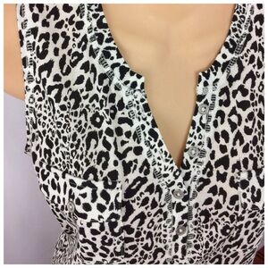 LIZ CLAIBORNE V-Neck Cheetah Summer Tank NWT Petite S